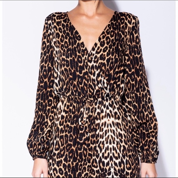🔥HOT SALE!! Leopard 🐆 Wrap style Romper jumpsuit - Picture 3 of 6